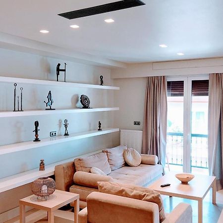 Luxurious Minimal Apartment In Acropolis Athens Ngoại thất bức ảnh