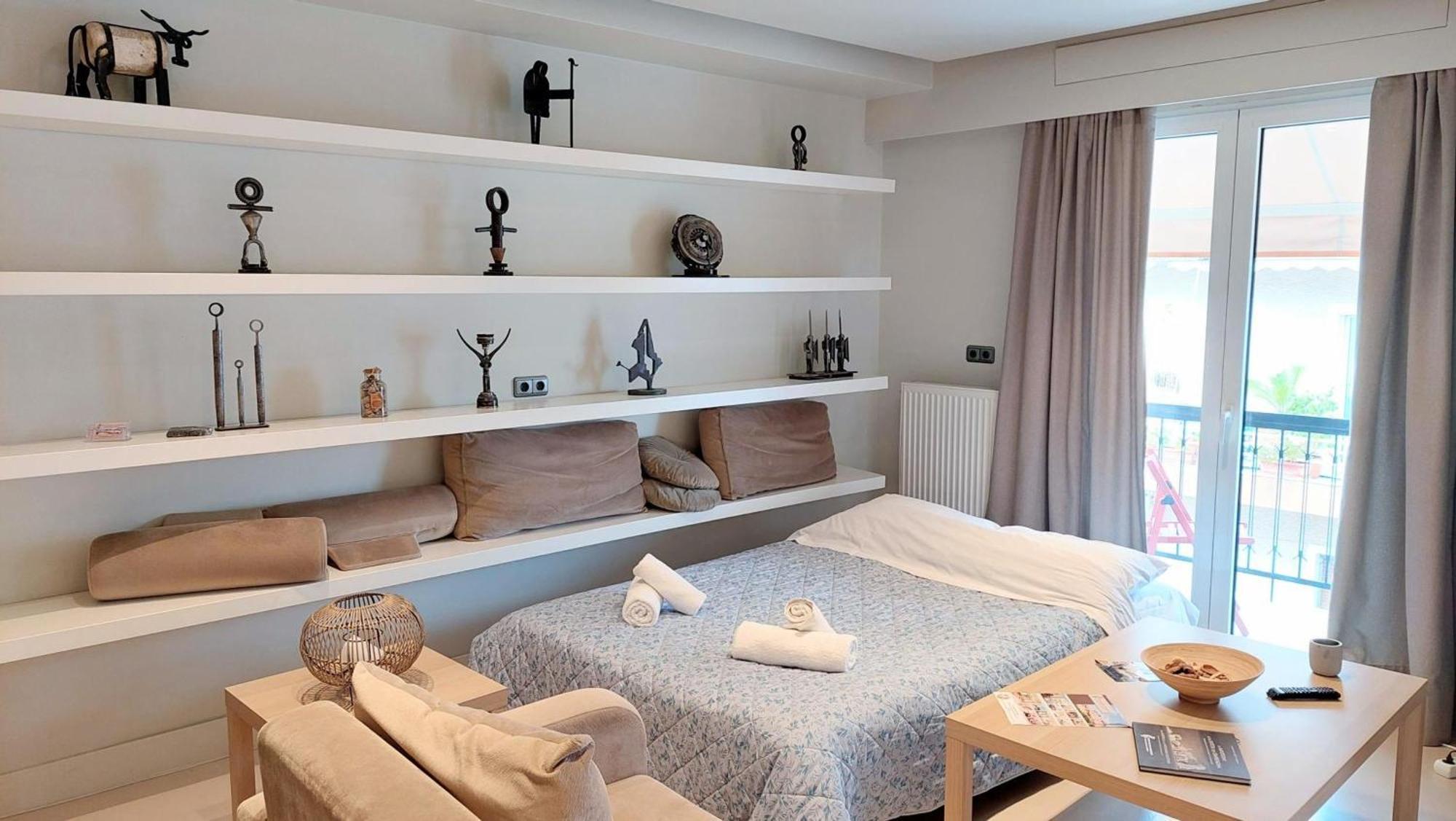 Luxurious Minimal Apartment In Acropolis Athens Ngoại thất bức ảnh