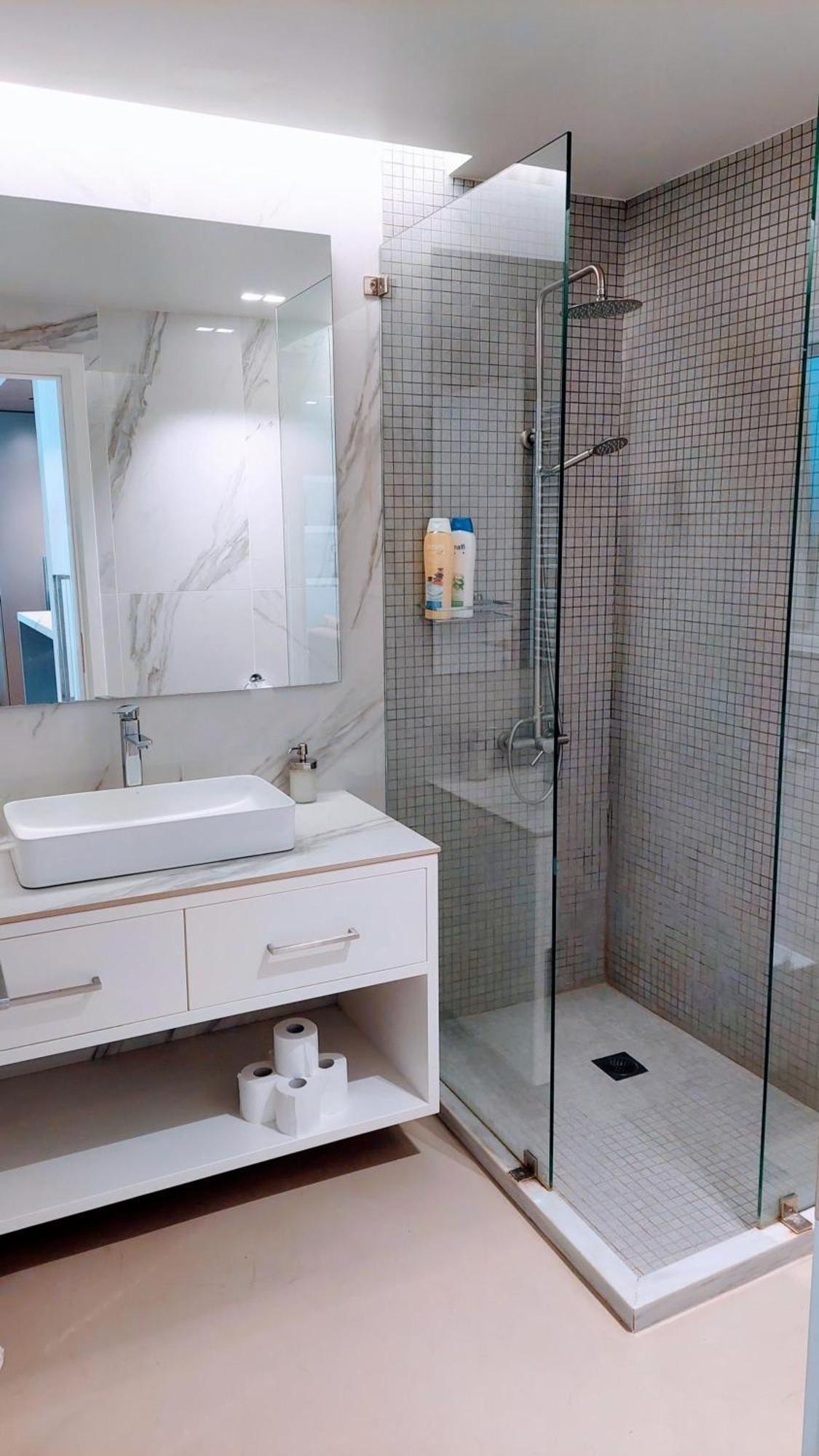 Luxurious Minimal Apartment In Acropolis Athens Ngoại thất bức ảnh