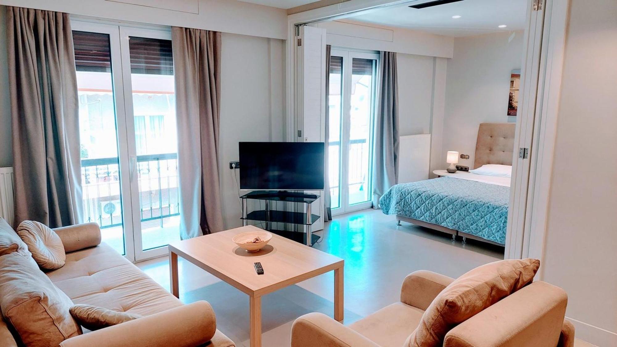 Luxurious Minimal Apartment In Acropolis Athens Ngoại thất bức ảnh