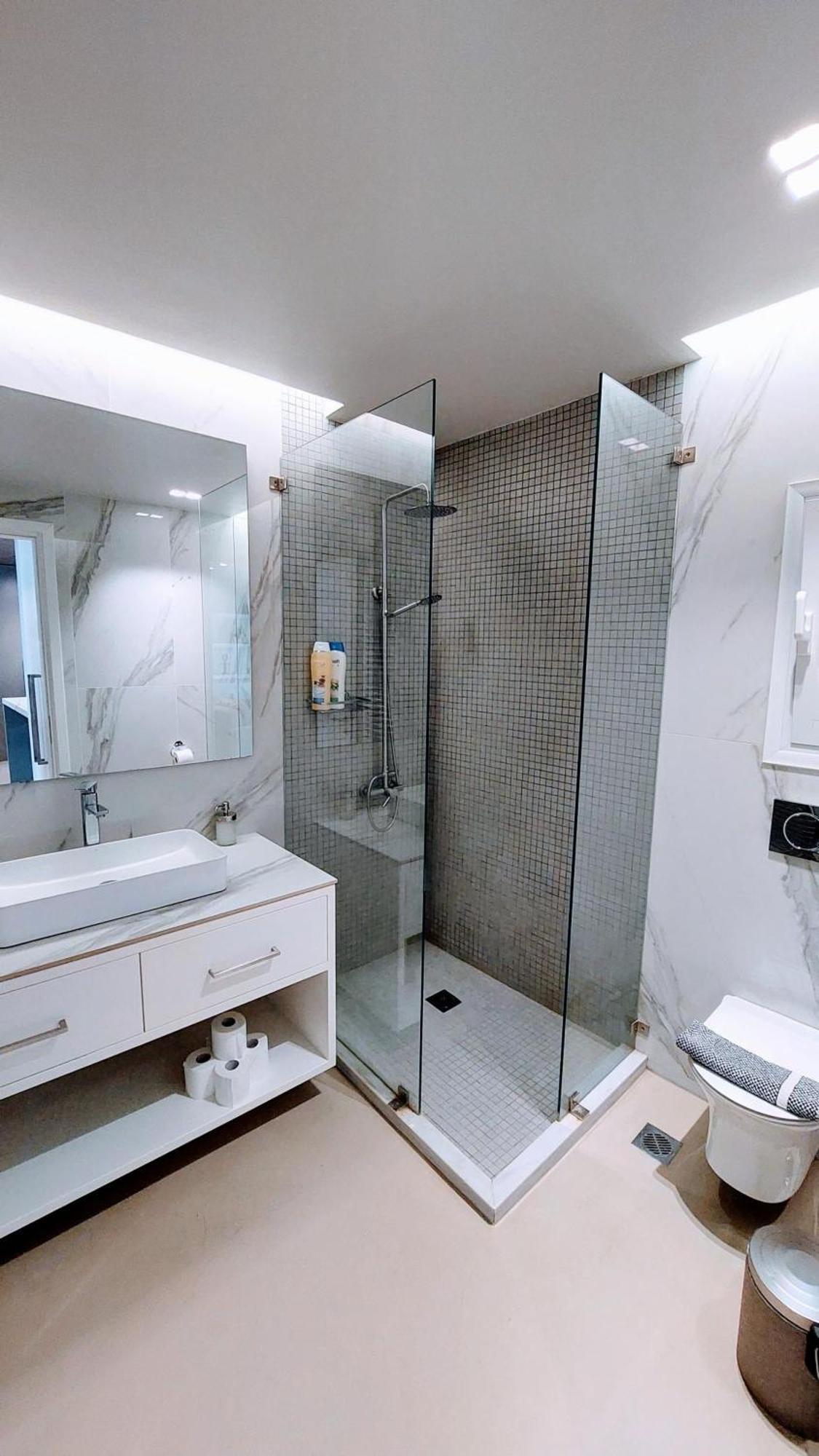 Luxurious Minimal Apartment In Acropolis Athens Ngoại thất bức ảnh