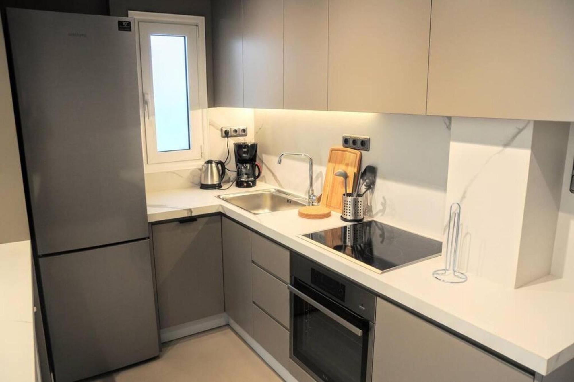 Luxurious Minimal Apartment In Acropolis Athens Ngoại thất bức ảnh