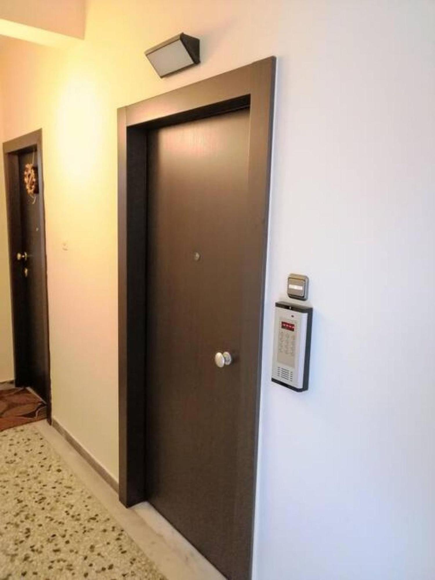 Luxurious Minimal Apartment In Acropolis Athens Ngoại thất bức ảnh