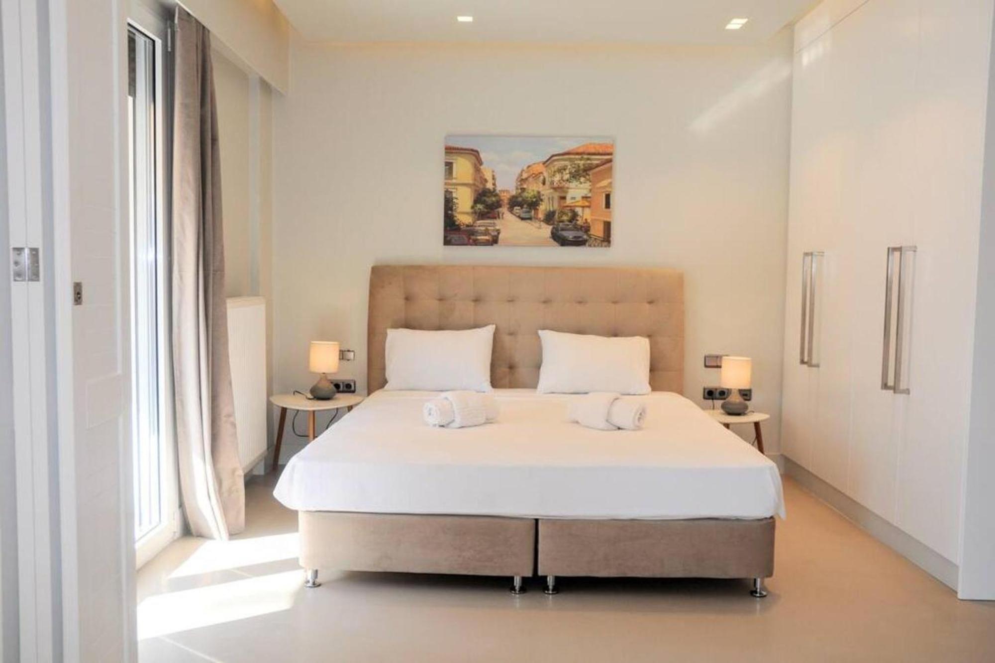 Luxurious Minimal Apartment In Acropolis Athens Ngoại thất bức ảnh