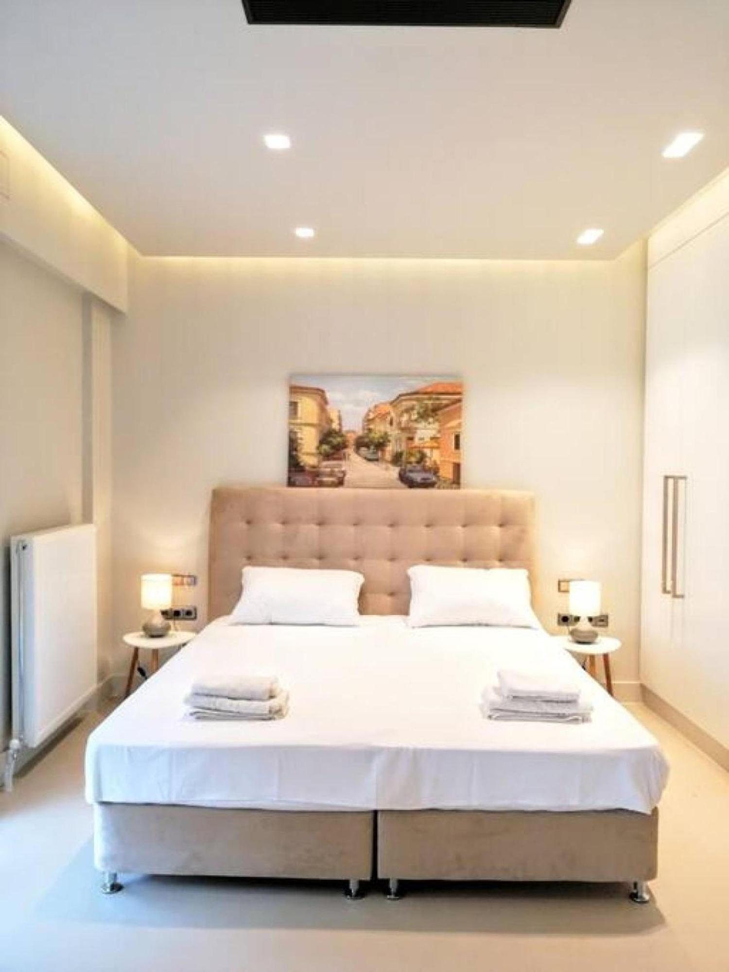 Luxurious Minimal Apartment In Acropolis Athens Ngoại thất bức ảnh