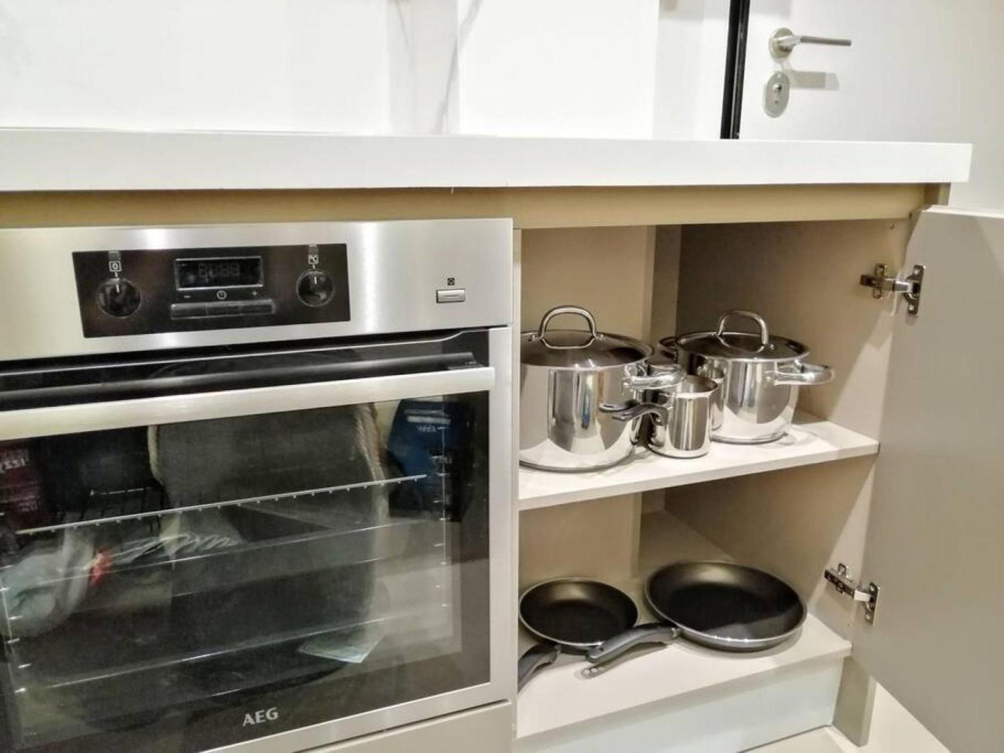 Luxurious Minimal Apartment In Acropolis Athens Ngoại thất bức ảnh