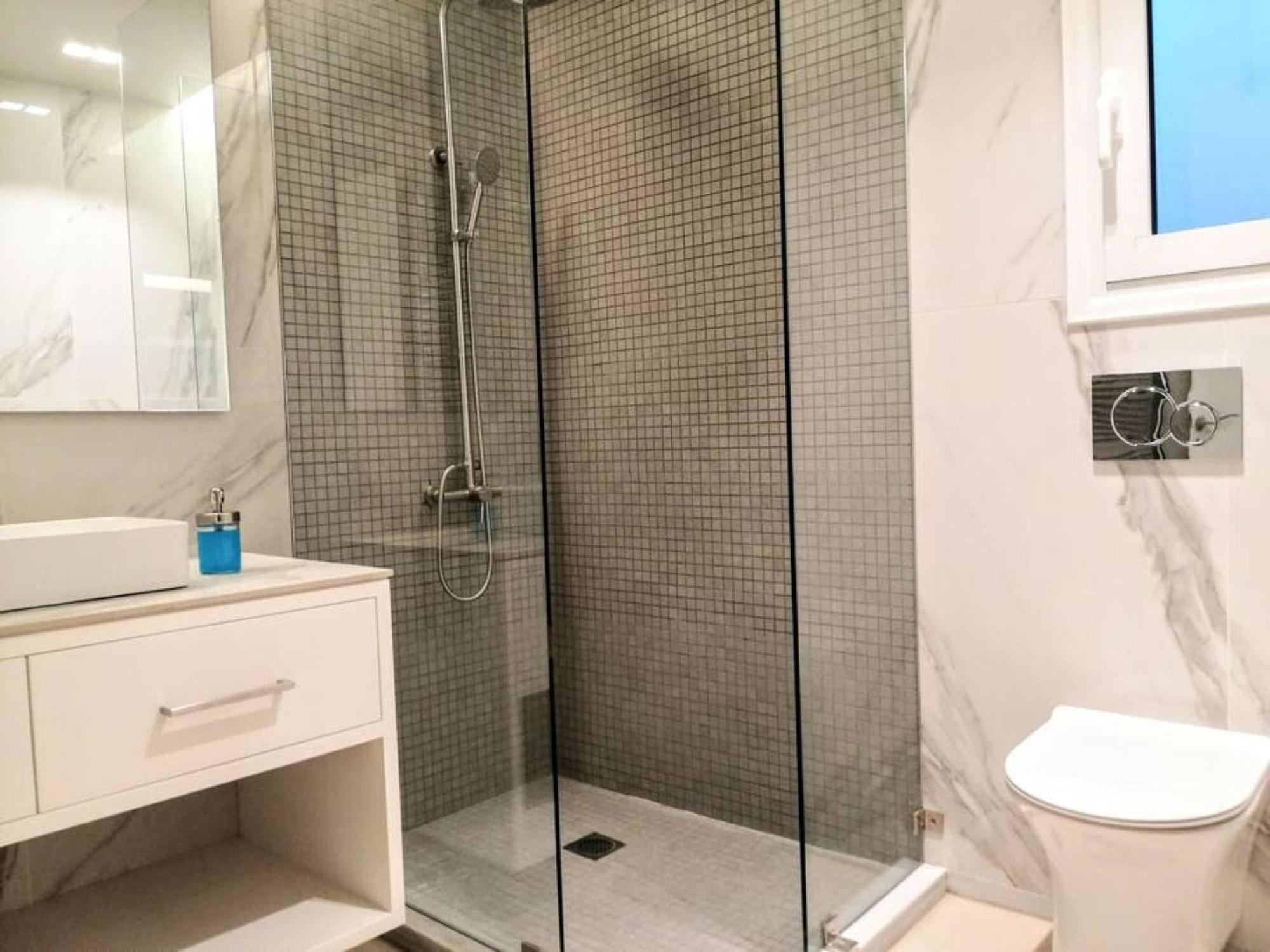 Luxurious Minimal Apartment In Acropolis Athens Ngoại thất bức ảnh